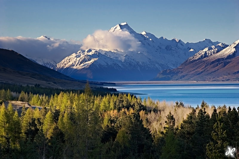 Aoraki over Lake Pukaki, Mt. Cook National Park, New Zealand