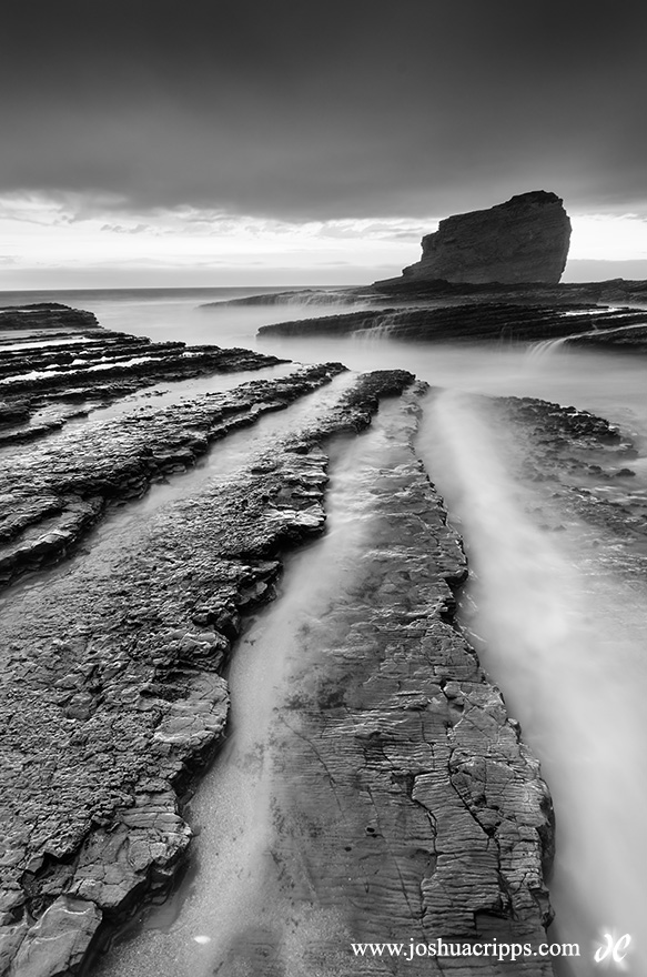 hole-in-the-wall-beach-santa-cruz-black-white