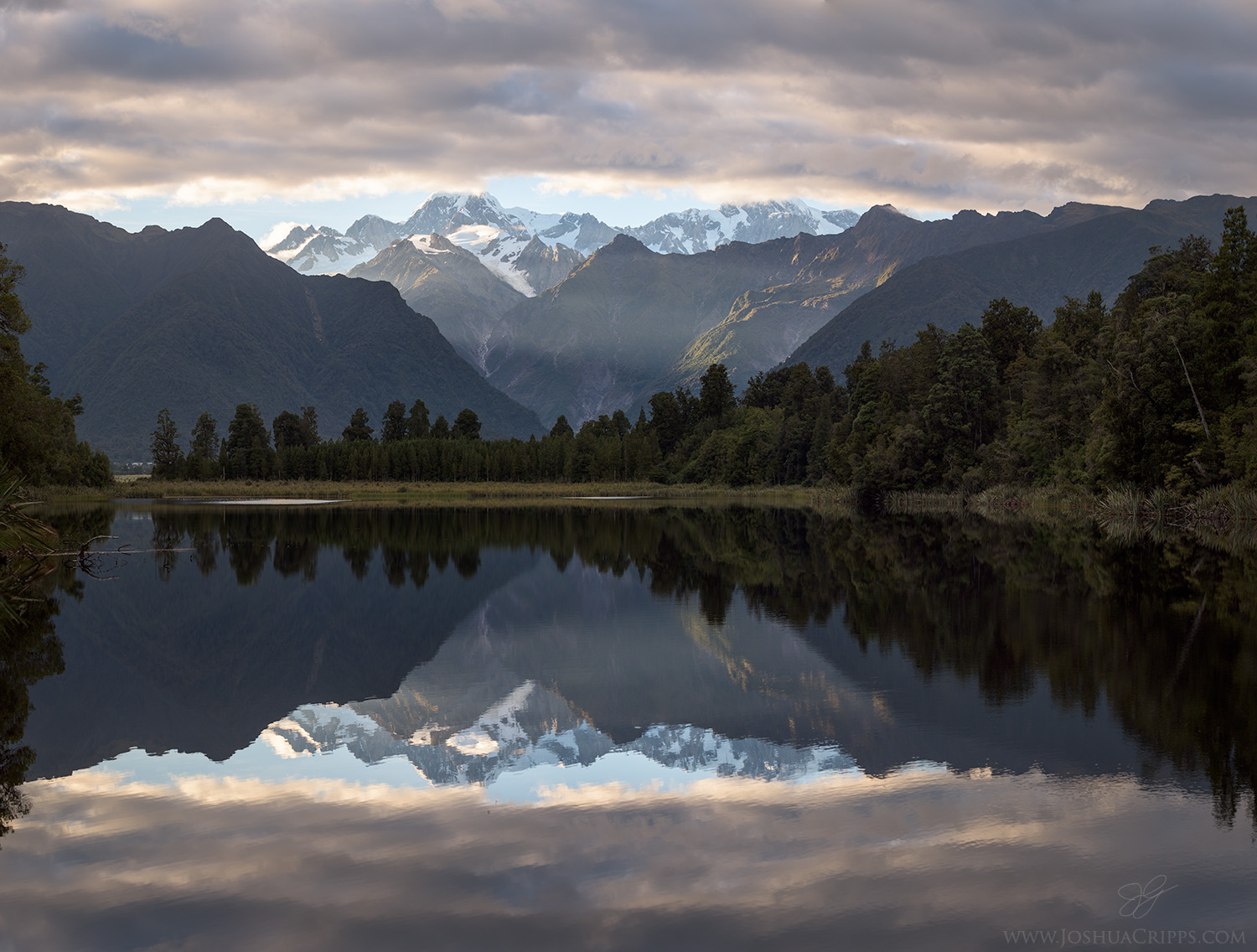 lake-matheson-sunrise-new-zealand