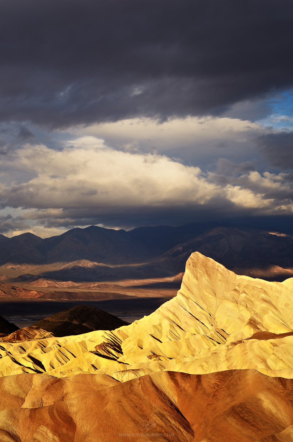 zabriskie-point-death-valley-storm