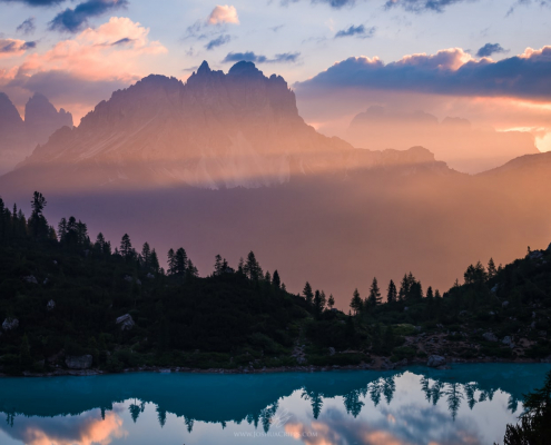 lago-sorapis-sunrise-dolomites-italy