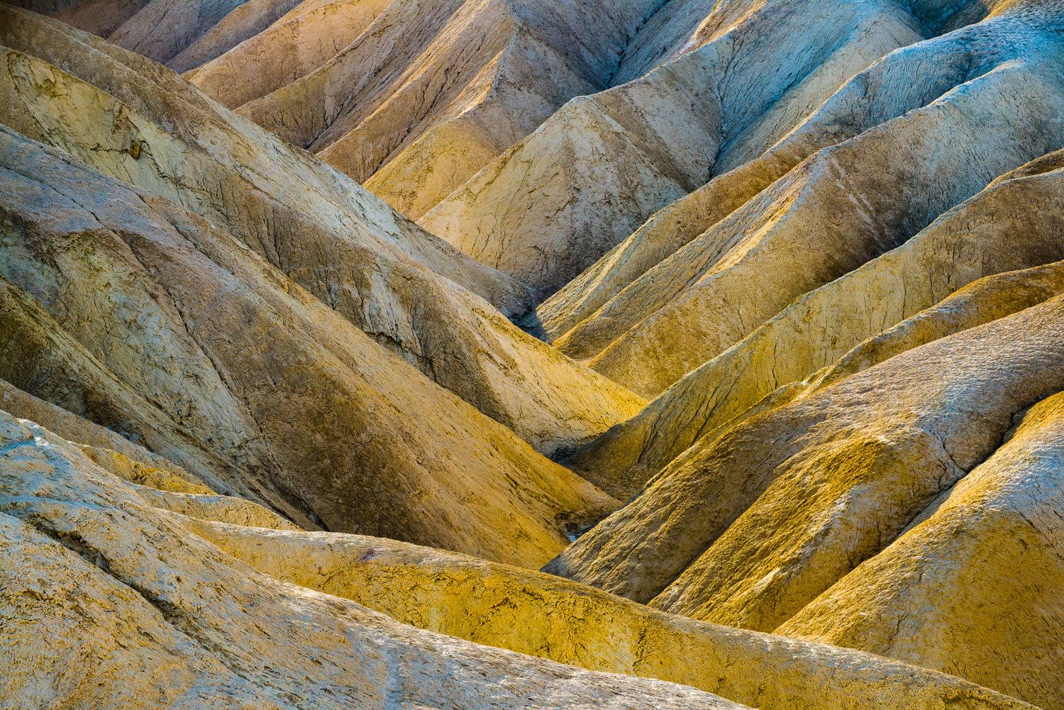 zabriskie-point-badlands-death-valley