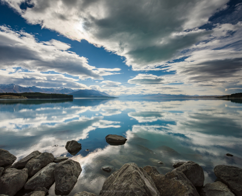 lake-pukaki-new-zealand-lenticular-cloud-reflections